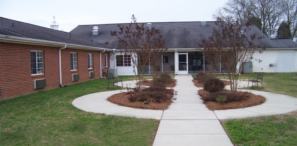 BHeath-House-Exterior-Courtyard-Area